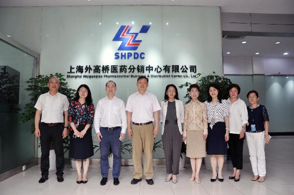 上海自貿(mào)區(qū)管委會(huì)副主任、保稅區(qū)管理局局長章曦一行赴外醫(yī)銷調(diào)研